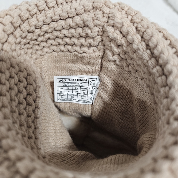 Ugg Chestnut Knit Boots - Picture 5 of 10